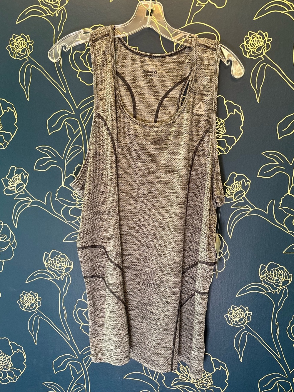REEBOK plus sized WORKOUT TANK NWT gray FLATTERING SEAMS racer back 1X